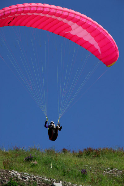 Grouse Mountain Fly-In. August 2006. Photographer:  Karla Wakefield  http://kwindels.smugmug.com/gallery/1780597
